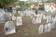 Židovský hřbitov v Rabí, okr. Klatovy, záchranné práce na náhrobcích s finanční podporou Českoněmeckého fondu budoucnosti